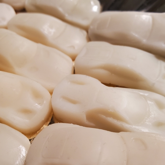 ☕️ 12 Car Wax Melts ~ Coffee Shop Scent ~ Home Made Car Wax Melts - Picture 7 of 12